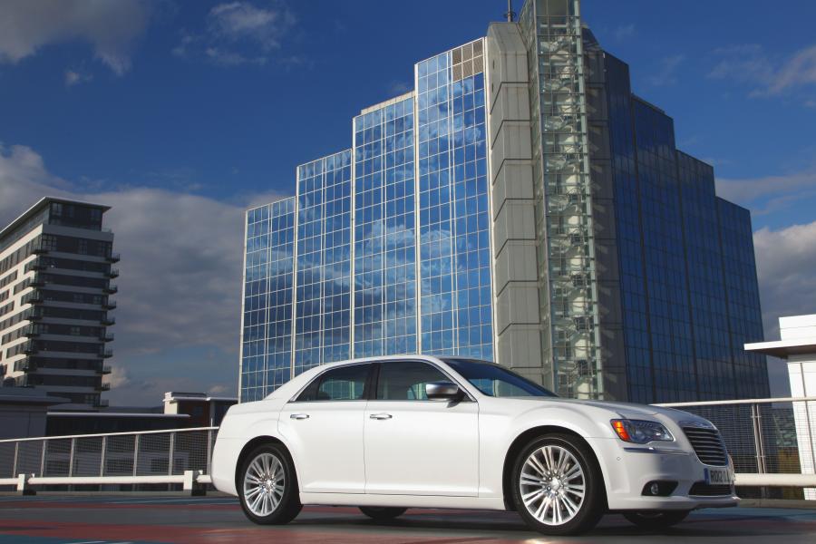  Chrysler 300C 2012 года  (UK) (фото 49 из 91)